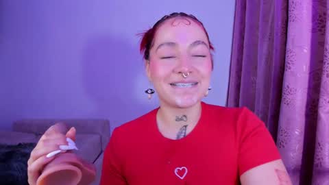 Snapshot of annika_03 chatting on 09.30.25 Gise. online show from 09.30.25