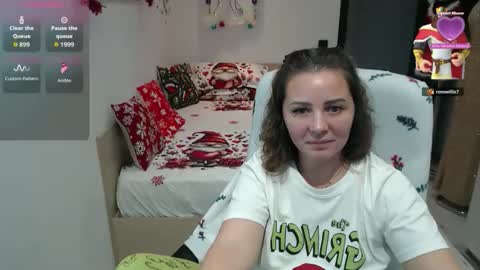Snapshot of annikiss533437 chatting on 11.28.25 Sweet Candy online show from 11.28.25