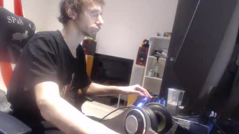 LoyalDog online show from 04.04.26