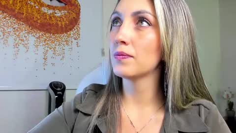 Anny online show from 02.11.25