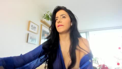 Anny online show from 12.16.25