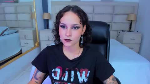 AnnyT online show from 10.12.25