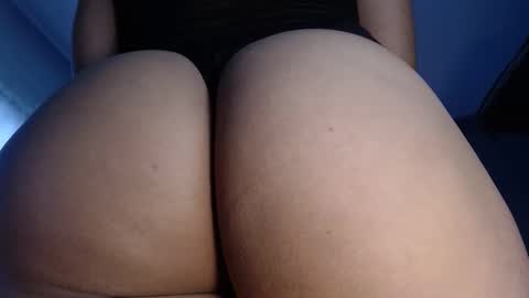 Snapshot of annyyeins chatting on 11.09.25 Anny Yeins online show from 11.09.25