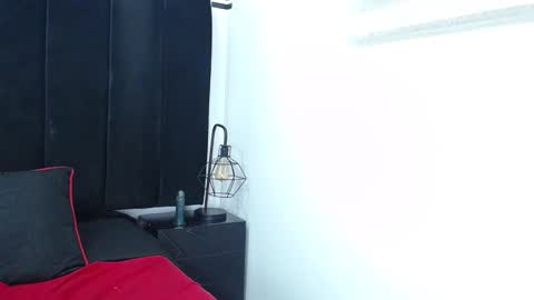 Anthonelaa   online show from 03.05.25