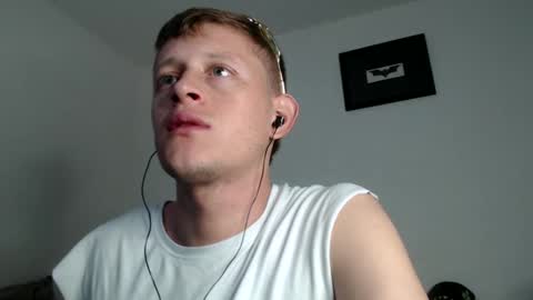 Snapshot of anthonnymorrison chatting on 12.02.24 leon online show from 12.02.24
