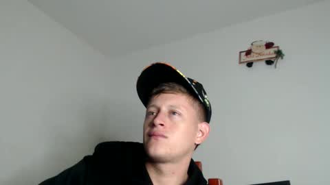 Snapshot of anthonnymorrison chatting on 12.06.24 leon online show from 12.06.24