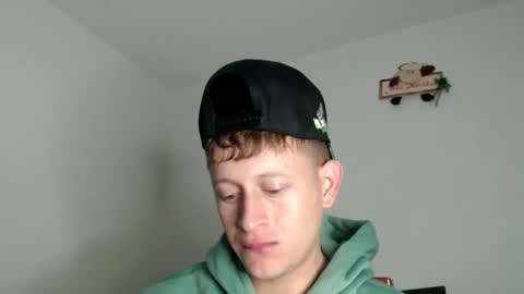 Snapshot of anthonnymorrison chatting on 12.07.24 leon online show from 12.07.24