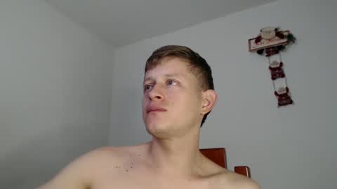 Snapshot of anthonnymorrison chatting on 12.08.24 leon online show from 12.08.24