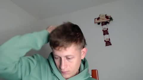 Snapshot of anthonnymorrison chatting on 12.10.24 leon online show from 12.10.24