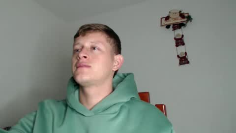 Snapshot of anthonnymorrison chatting on 12.11.24 leon online show from 12.11.24