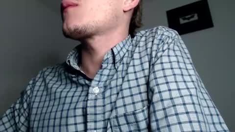 Snapshot of anthonnymorrison chatting on 01.01.25 leon online show from 01.01.25