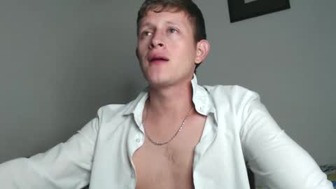 Snapshot of anthonnymorrison chatting on 01.08.25 leon online show from 01.08.25