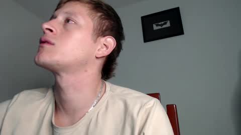 Snapshot of anthonnymorrison chatting on 01.12.25 leon online show from 01.12.25