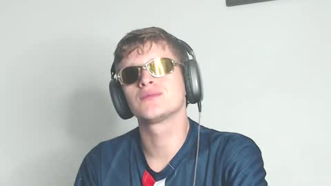 Snapshot of anthonnymorrison chatting on 01.21.25 leon online show from 01.21.25