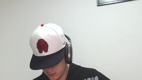 Snapshot of anthonnymorrison chatting on 01.31.25 leon online show from 01.31.25