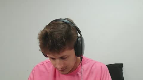 Snapshot of anthonnymorrison chatting on 02.13.25 leon online show from 02.13.25