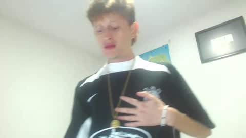 Snapshot of anthonnymorrison chatting on 03.02.25 leon online show from 03.02.25