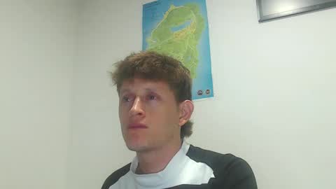 Snapshot of anthonnymorrison chatting on 03.02.25 leon online show from 03.02.25