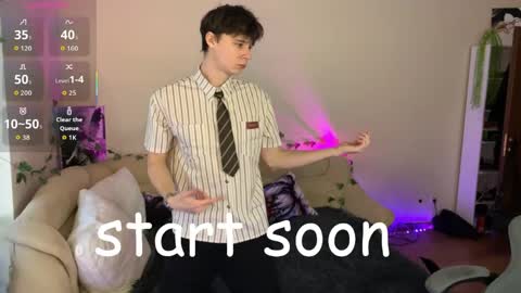 Snapshot of anthonycutie chatting on 05.10.26 Anthony online show from 05.10.26
