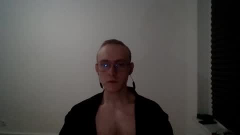 Snapshot of anthonythorn chatting on 09.08.25 anthonythorn online show from 09.08.25