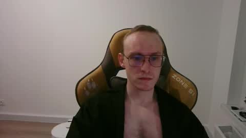 Snapshot of anthonythorn chatting on 11.01.25 anthonythorn online show from 11.01.25