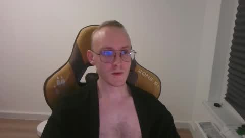 Snapshot of anthonythorn chatting on 11.19.25 anthonythorn online show from 11.19.25