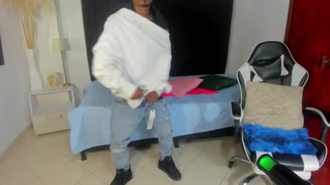 Snapshot of anthoy_wayans chatting on 02.07.26 online show from 02.07.26