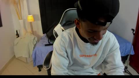 Snapshot of anthoy_wayans chatting on 02.14.26 online show from 02.14.26