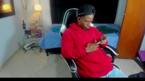 Snapshot of anthoy_wayans chatting on 02.16.26 online show from 02.16.26