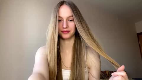 Snapshot of antionettepulgarin chatting on 03.18.26 Viktoria online show from 03.18.26