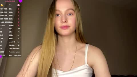Snapshot of antionettepulgarin chatting on 03.31.26 Viktoria online show from 03.31.26