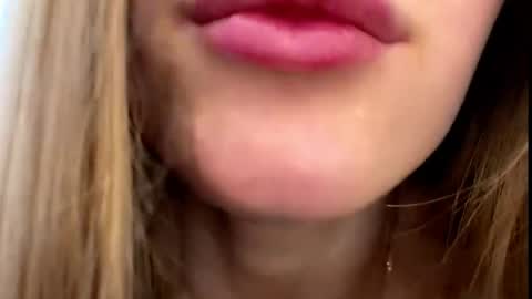 Snapshot of antionettepulgarin chatting on 04.05.26 Viktoria online show from 04.05.26