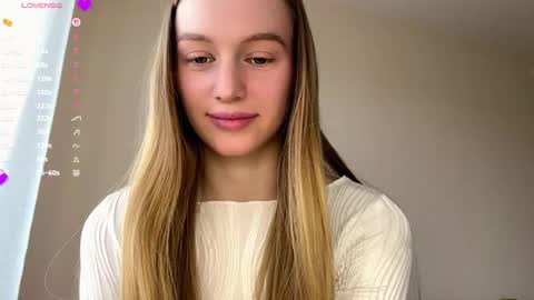Snapshot of antionettepulgarin chatting on 05.13.26 Viktoria online show from 05.13.26