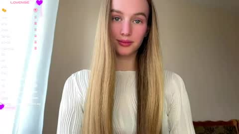 Snapshot of antionettepulgarin chatting on 05.18.26 Viktoria online show from 05.18.26