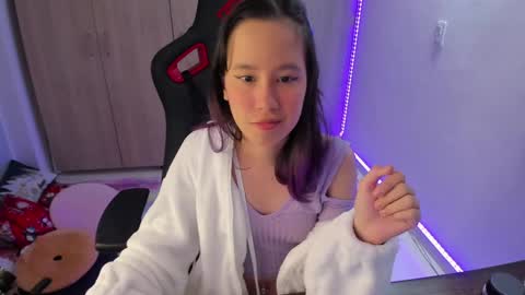 Snapshot of anto_sweet18 chatting on 01.14.25 My birthday is on december 2nd surprise me with a gift from my amazonlist online show from 01.14.25