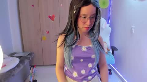 Snapshot of anto_sweet18 chatting on 09.26.25 My birthday is on december 2nd surprise me with a gift from my amazonlist online show from 09.26.25