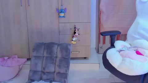Snapshot of anto_sweet18 chatting on 04.25.26 My birthday is on december 2nd surprise me with a gift from my amazonlist online show from 04.25.26
