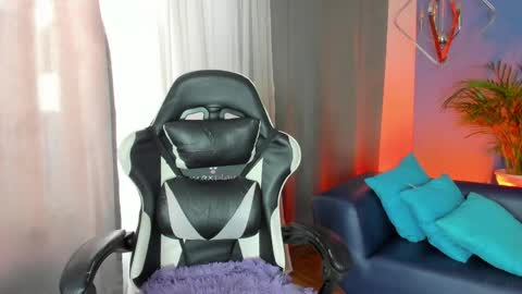 Snapshot of anto_thompson chatting on 04.24.26 Antonella online show from 04.24.26