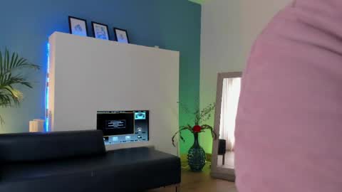 Snapshot of anto_thompson chatting on 05.25.26 Antonella online show from 05.25.26