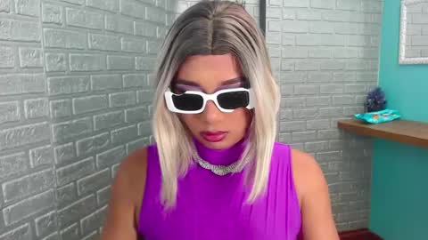 Snapshot of antonela_connors chatting on 09.18.25 IM ANTONELA online show from 09.18.25