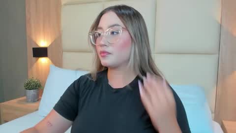 A N T O N E L L A  online show from 11.26.25