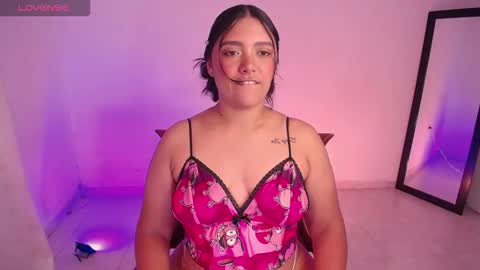 Snapshot of antonella_hot_x chatting on 10.28.25 Antonella online show from 10.28.25