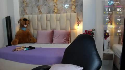 Antonella Moon 7 online show from 04.17.26