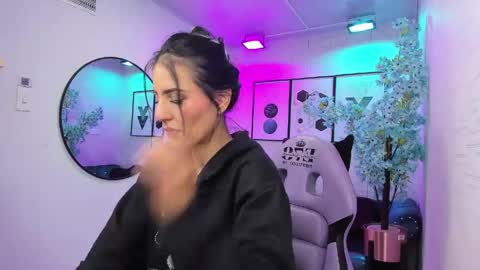 Snapshot of antonella_rivers chatting on 04.30.26 Antonella. online show from 04.30.26