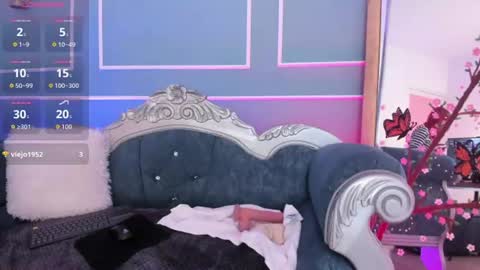Snapshot of antonella_santorini chatting on 06.26.26 online show from 06.26.26