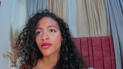 AntonellaHall  online show from 02.11.25