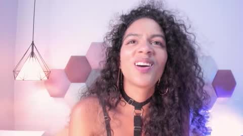 AntonellaHall  online show from 03.11.26