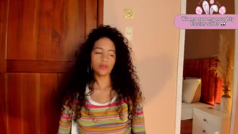 AntonellaHall  online show from 04.04.26