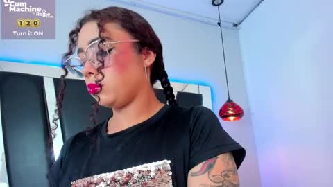 A N T O N E L L E  online show from 03.08.25