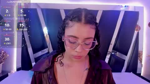 A N T O N E L L E  online show from 09.18.25